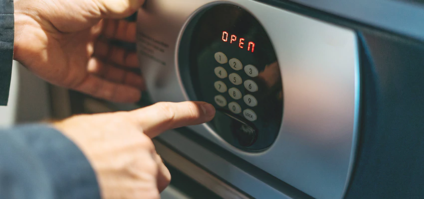 Cash Safe Openers in Azusa, California